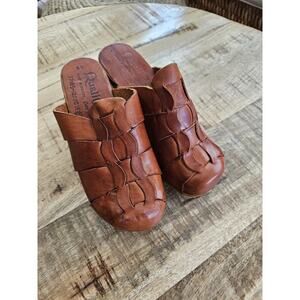 QualiCraft Brown Leather Clogs 5B Made in Brazil Vintage 1970s Wooden Soles